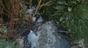 Vecinos de Ixtapaluca Advierten Posible Emergencia Sanitaria por Presa Sin Desazolve