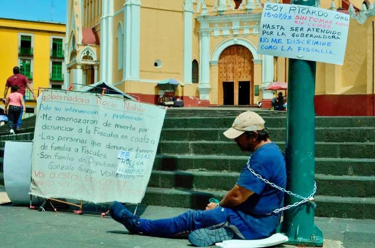 Ricardo Ordóñez muere tras 38 días en huelga de hambre frente al Palacio de Gobierno de Veracruz