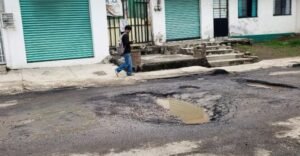 Lluvias sacan a la luz fallas en infraestructura de Edomex