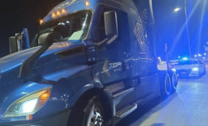 Aseguran carga de paquetería valuada en 3.5 mdp en Tecámac