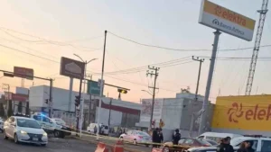 Motociclista pierde la vida tras ser embestido por camioneta en Ixtapaluca; responsable huyó del lugar